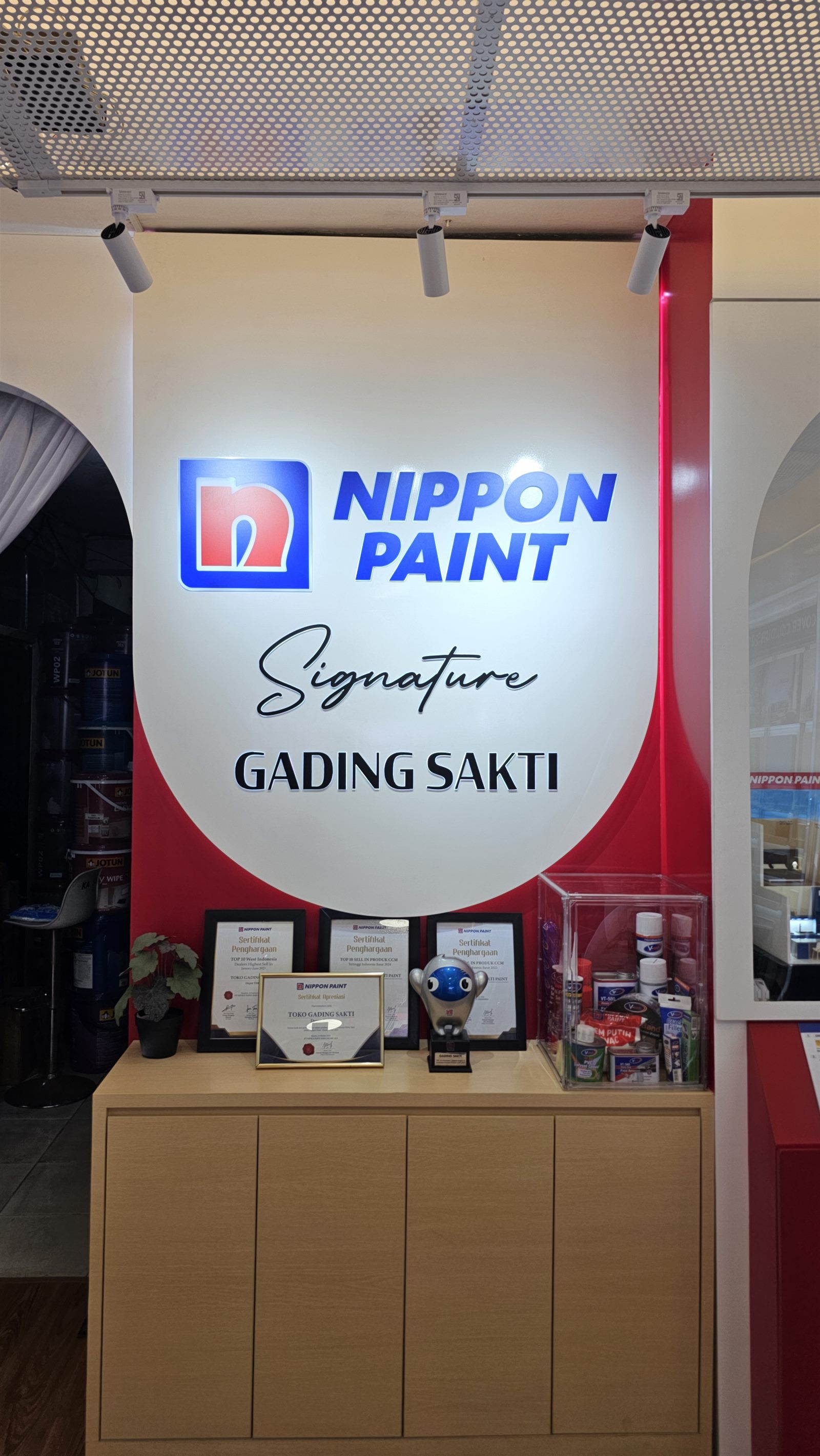 Display Nippon Paint Signature Gading Sakti